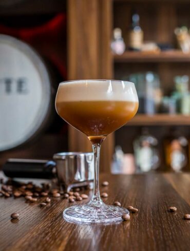 Ricette-cocktail-al-Genever-Simon-Espresso-Martini-Coqtail-Milano