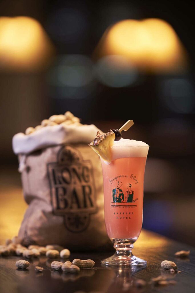 singapore-sling-long-bar-raffles-singapore-coqtail
