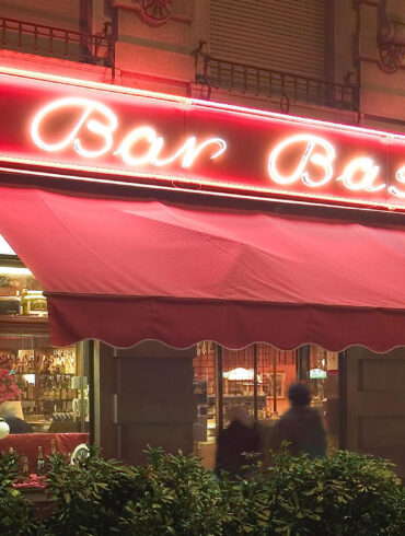 Il-fundraising-del-Bar-Basso-per-Opera-San-Francesco-Coqtail-Milano
