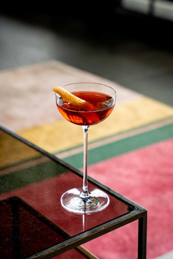 Rob-Roy-il-cocktail-a-base-di-whisky-scozzese-e-vermouth-Coqtail