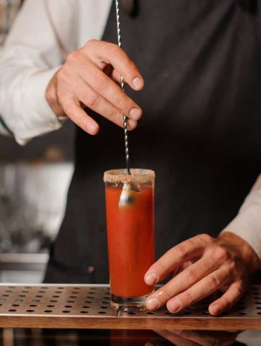 Come-preparare-un-Bloody-Mary-Coqtail-Milano