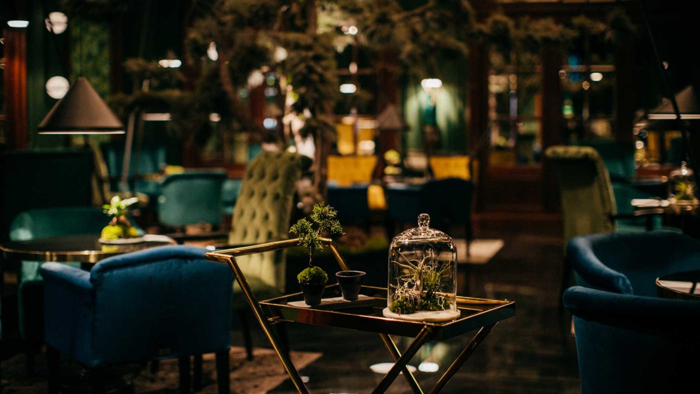 Mirror-Bar-Bratislava-cocktail-tray-Coqtail-Milano