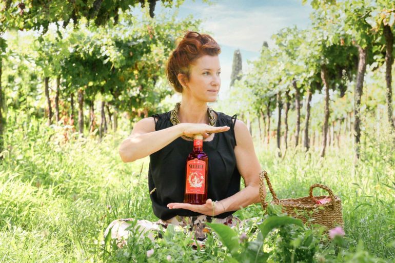 Il-primo-aperitivo-rosso-naturale-e-Rosso-Sirene-Coqtail-Milano