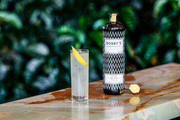 Bobby’s-Pinang-Raci-Blend-No.1-ricette-cocktail-a-bordo-piscina-Coqtail-Milano