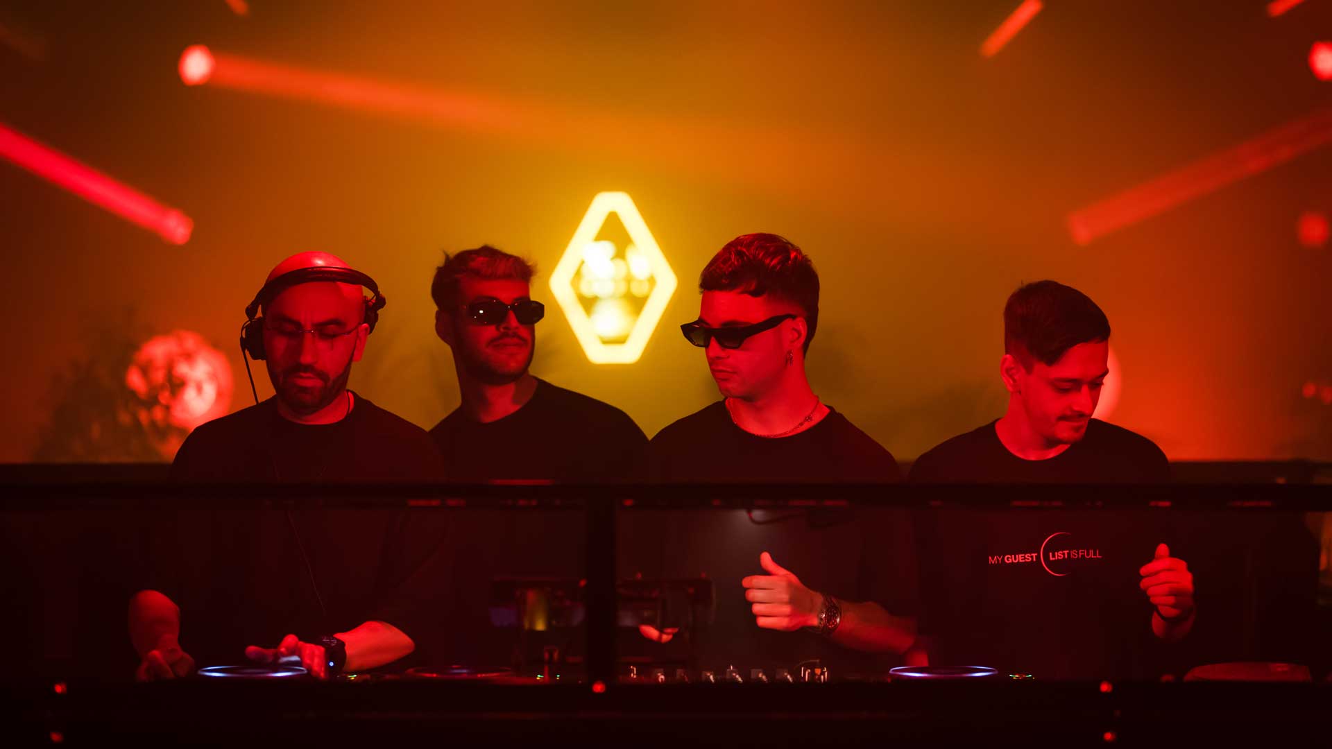 moon-print-collettivo-arca-coqtail-milano