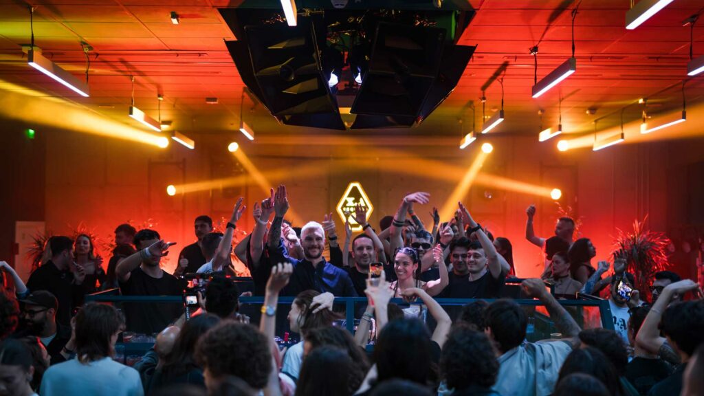 moon-print-volcan-arca-coqtail-milano