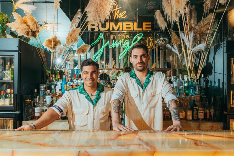 the-bar-in-front-of-the-bar-atene-coqtail