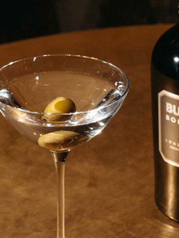 bulldog-bold-black-coqtail