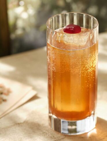 Cherrywood-cocktail-dalla-drink-list-Rose-Compendium-Coqtail