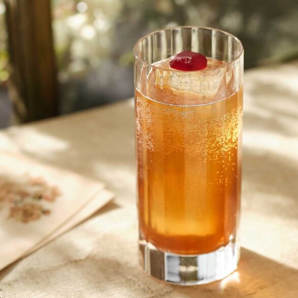 Cherrywood-cocktail-dalla-drink-list-Rose-Compendium-Coqtail