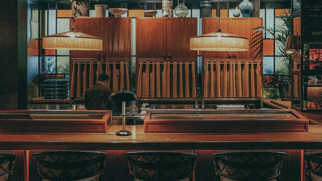 Gli-arredi-di-Mimi-Kakushi-Dubai-Coqtail