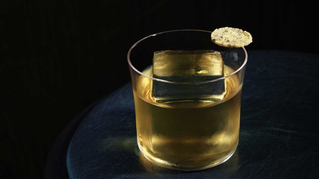 Root-Beer-Old-Fashioned-Singapore-Coqtail