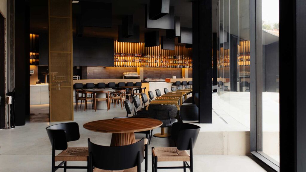 Lubna-ridefinisce-la-mixology-con-cocktail-alla-brace-Coqtail