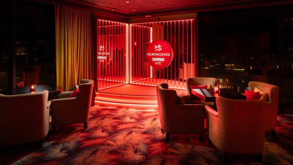 Negroni-lounge-barfly-dubai-coqtail