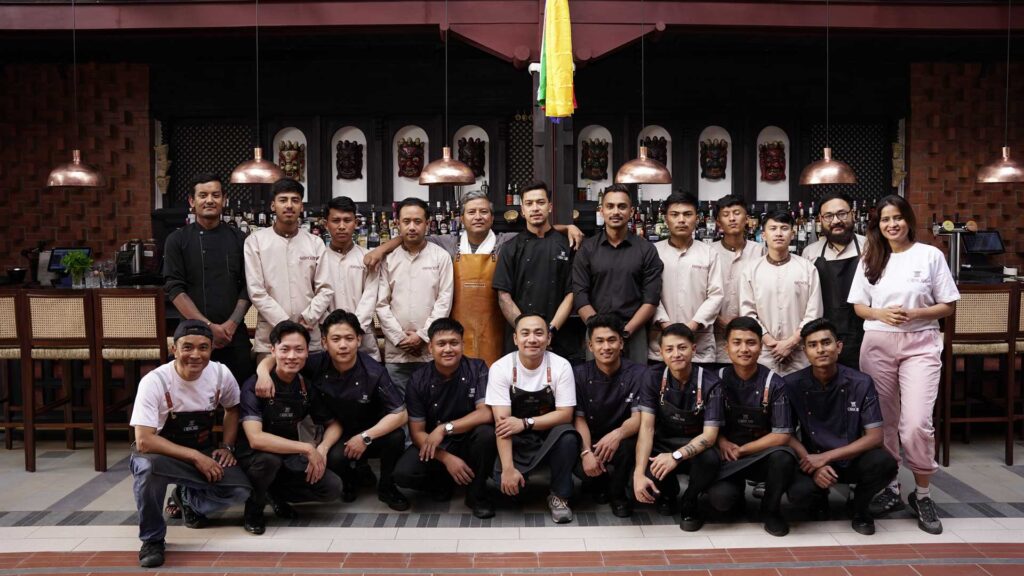 Team-di-The-Old-House-cocktail-bar-Coqtail