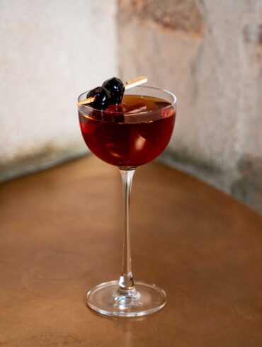 Widow's-Kiss-il-cocktail-della-vedova-Coqtail