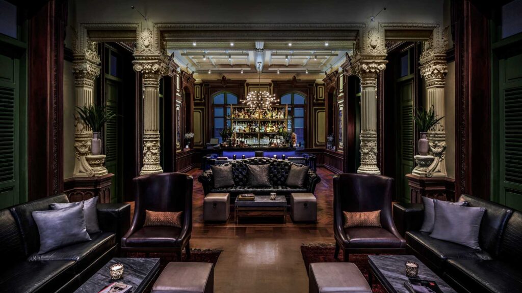 Bar-Sathorn-bangkok-coqtail