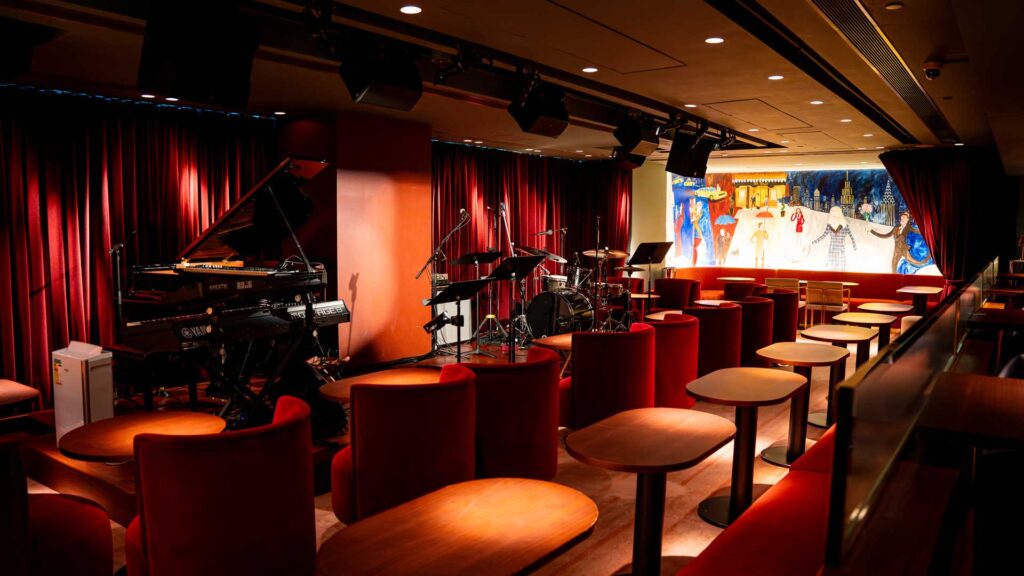 Café-Carlyle-ospita-performance-live-Francisco-Ricafort-Coqtail