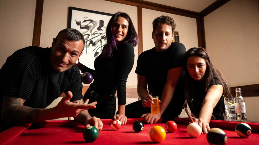 Kinley-gusta-lo-straordinario-Coqtail