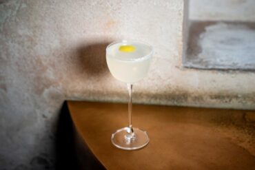 Lemon-Drop-Martini-il-cocktail-di-un-veterano-del-Vietnam-Coqtail