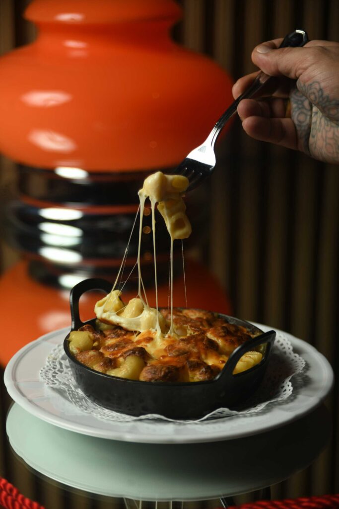 Mac-&-Cheese-di-Victor-Audio-Bar-Coqtail