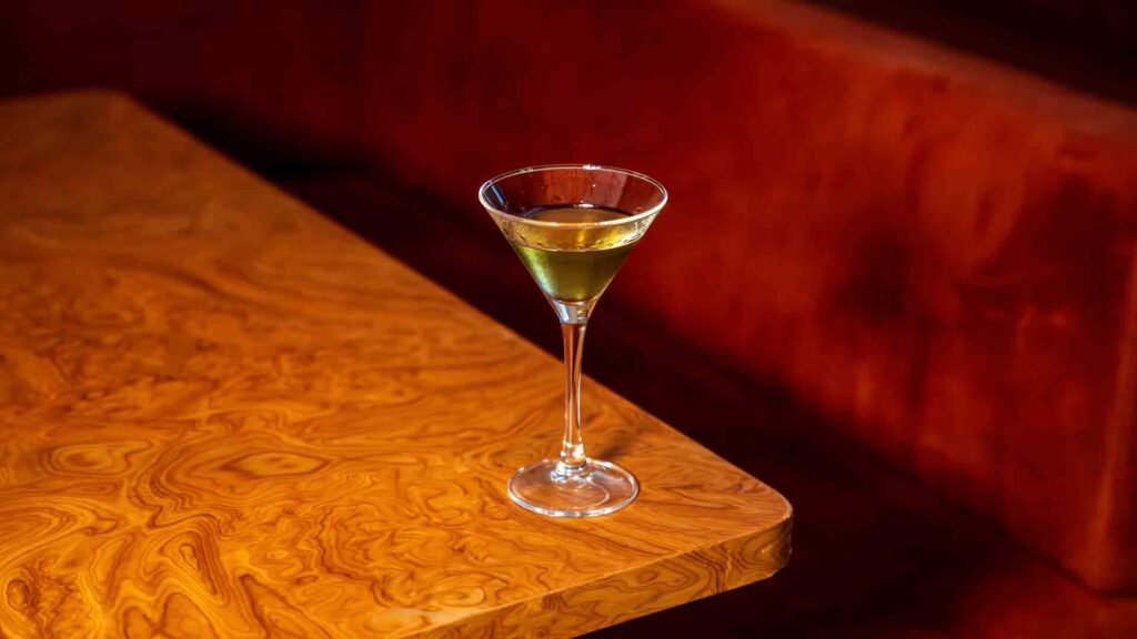 Signature-cocktail-di-Mogo-Coqtail