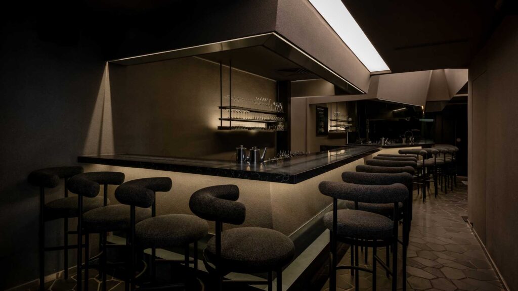 Gli-interni-di-Penrose-di-Kuala-Lumpur-Coqtail