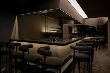 Gli-interni-di-Penrose-di-Kuala-Lumpur-Coqtail