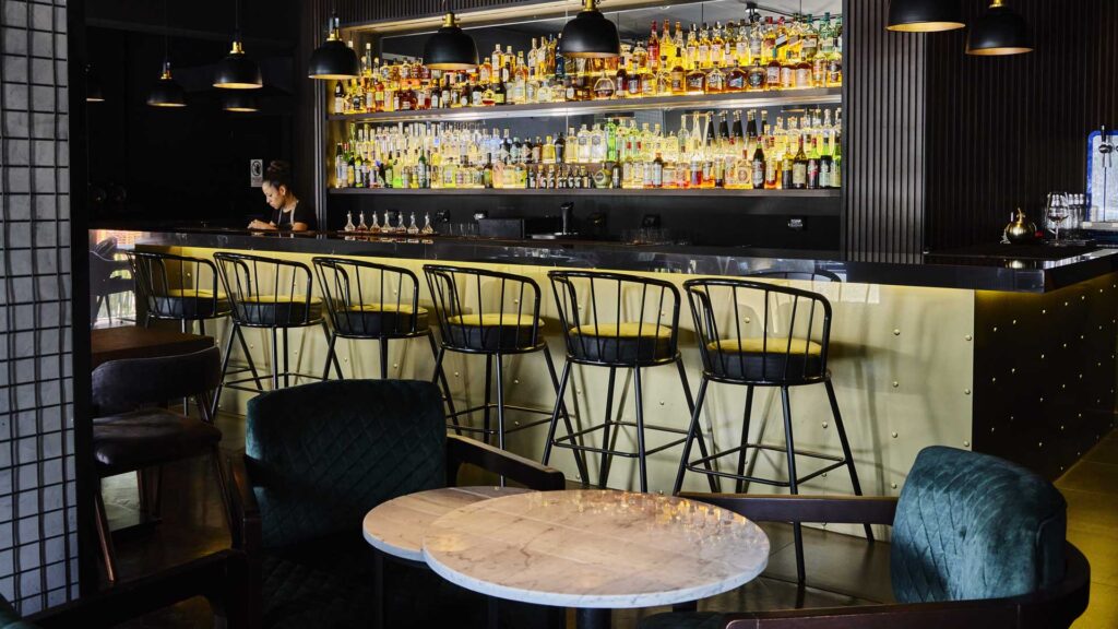 Il-bancone-di-Limaq-Coqtail