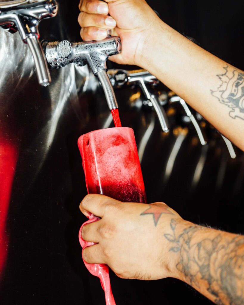 La-parete-dei-cocktail-alla-spina -di-Outline-Coqtail