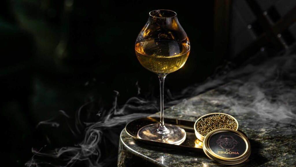 The-Elysian-e-caviale-Oscietra-Coqtail