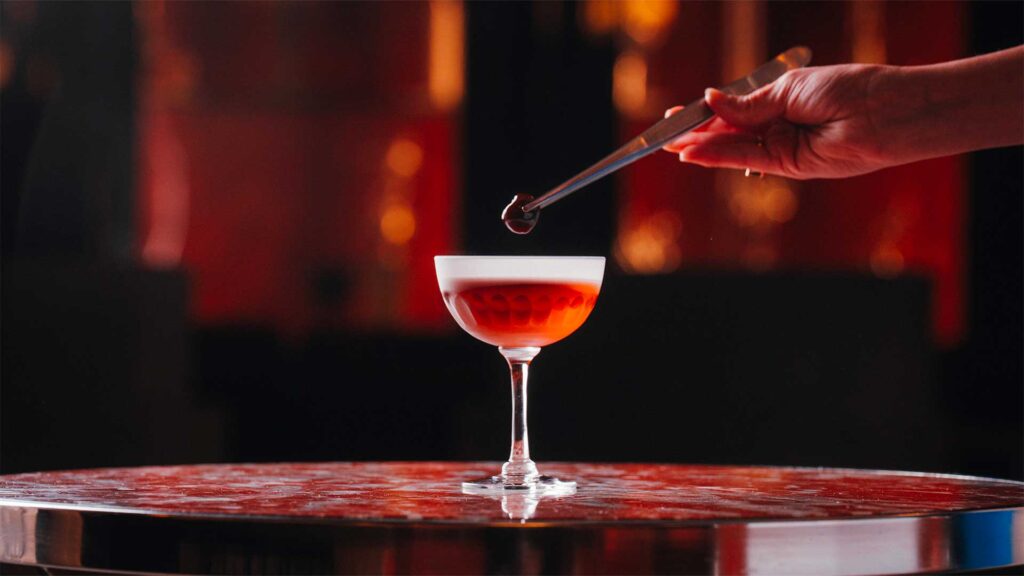 Conflict-Robert-Wilson-e-Kerry-Thornley-ispirazione-drink-Coqtail