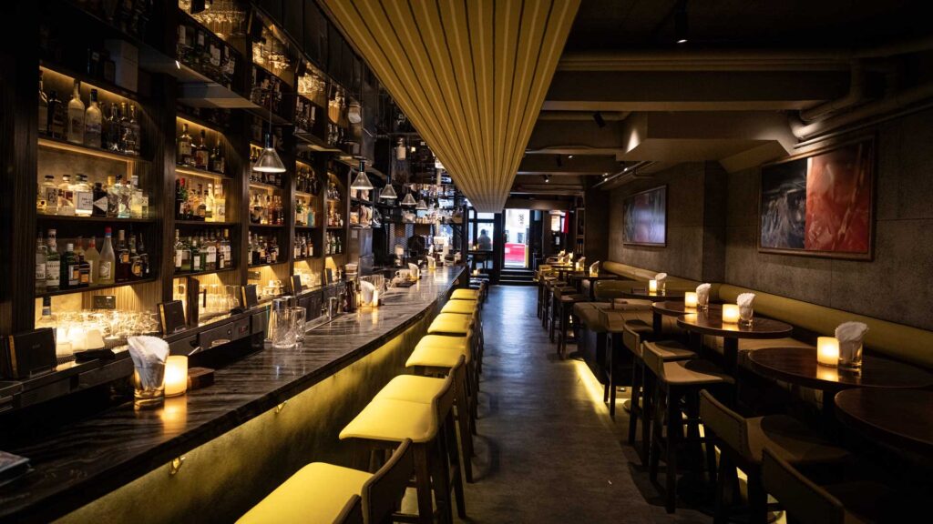 Interni-del-Quinary-cocktail-bar-Coqtail