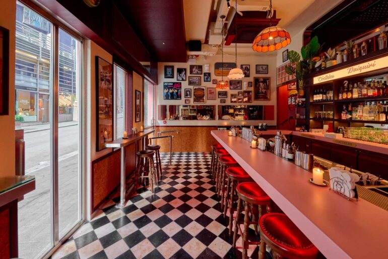 Montana-Bar-Hong-Kong-Coqtail