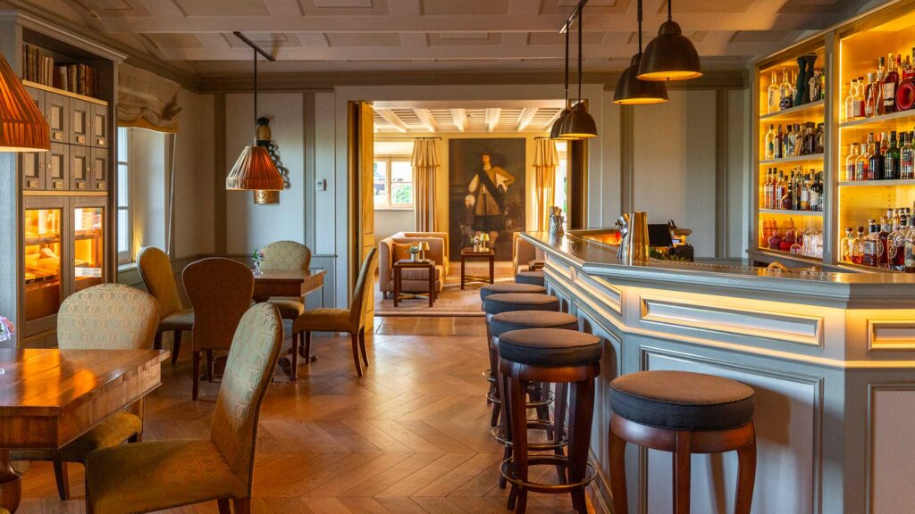 The-Lobby-Bar-Rosewood-Castiglion-del-Bosco-Montalcino-bar-albergo-Coqtail