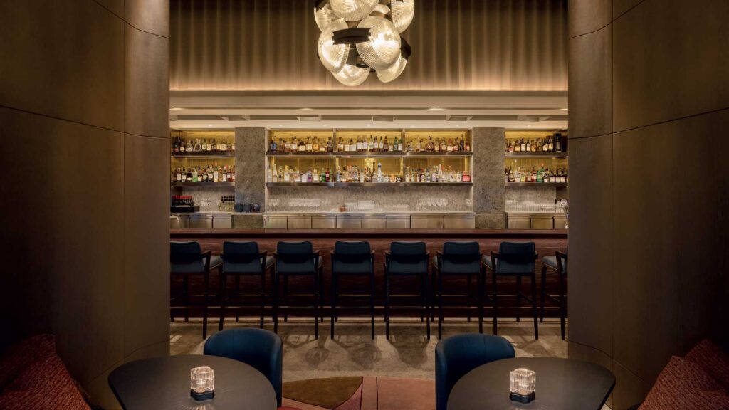 The-Upper-House-Salisterra-Coqtail