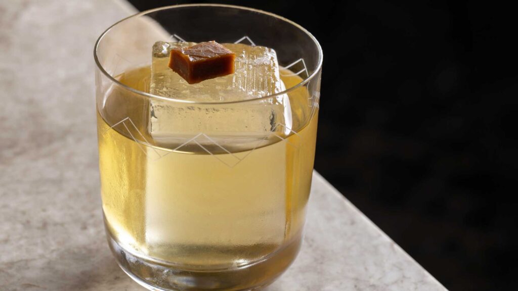 Moonflare-Cocktail-Salvatore-Calabrese-Coqtail