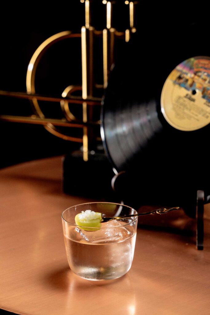 oye-como-va-ricetta-cocktail-lennons-rosewood-bangkok-coqtail