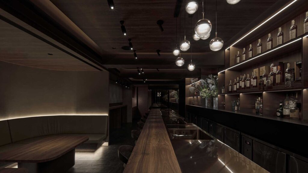 Gli interni di una delle sale del Bar Mood