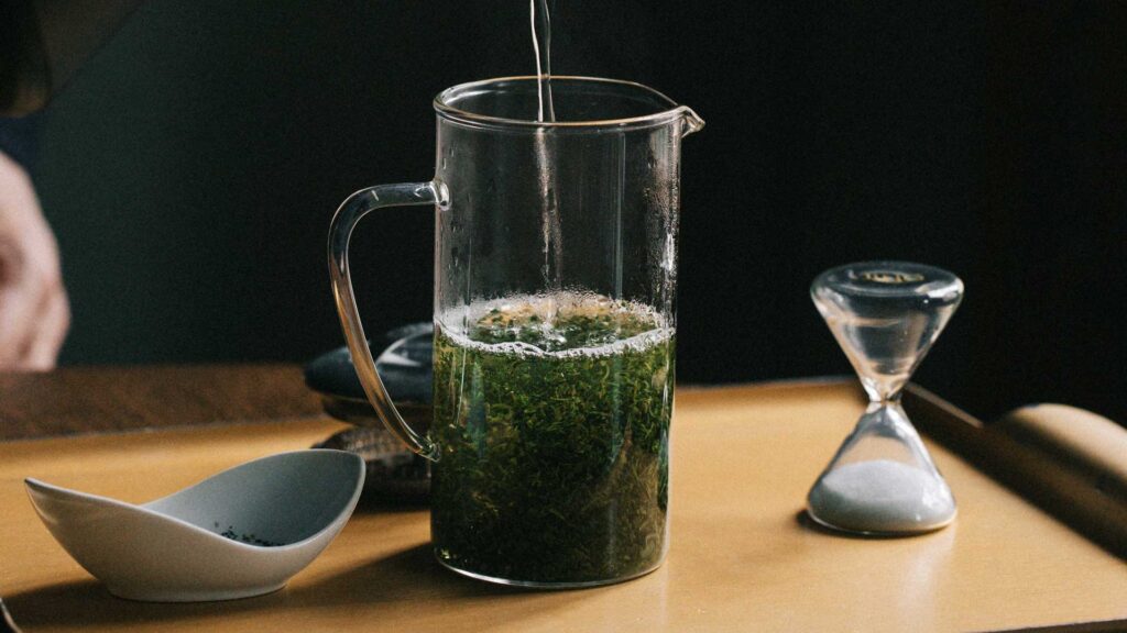 Infusione di tè a caldo da Local