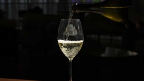 Il paradosso dello champagne zero alcol