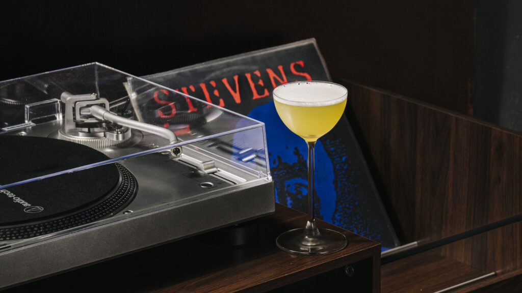 Listening bar di ispirazione giapponese