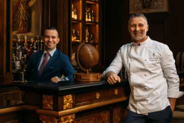Edoardo Sandri, assistant F&B manager dell’Atrium Bar e Paolo Lavezzini, executive chef