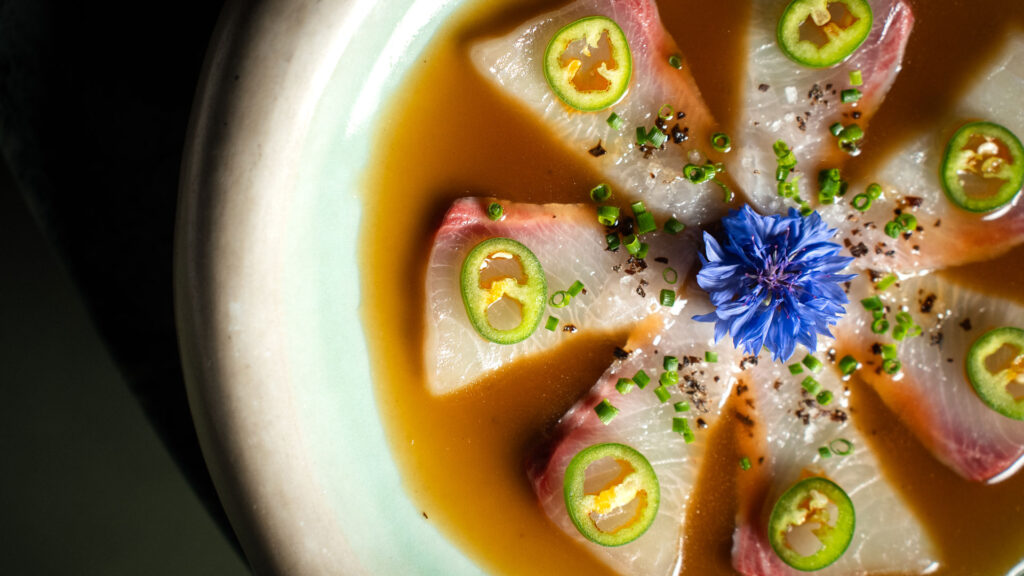 Hamachi Tiradito, dal menu di Amelia Lounge Dubai