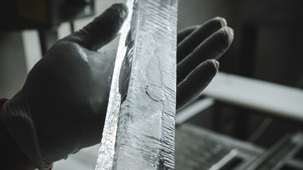 Il ghiaccio viene prodotto all’interno del laboratorio milanese