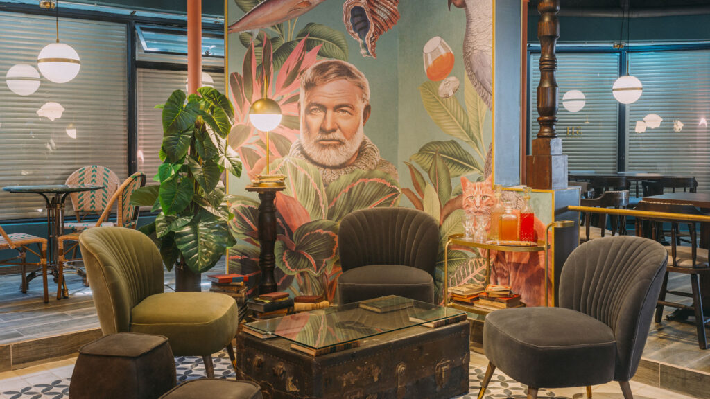 Gli interni di 511, The Hemingway Room. Safari Cocktail
