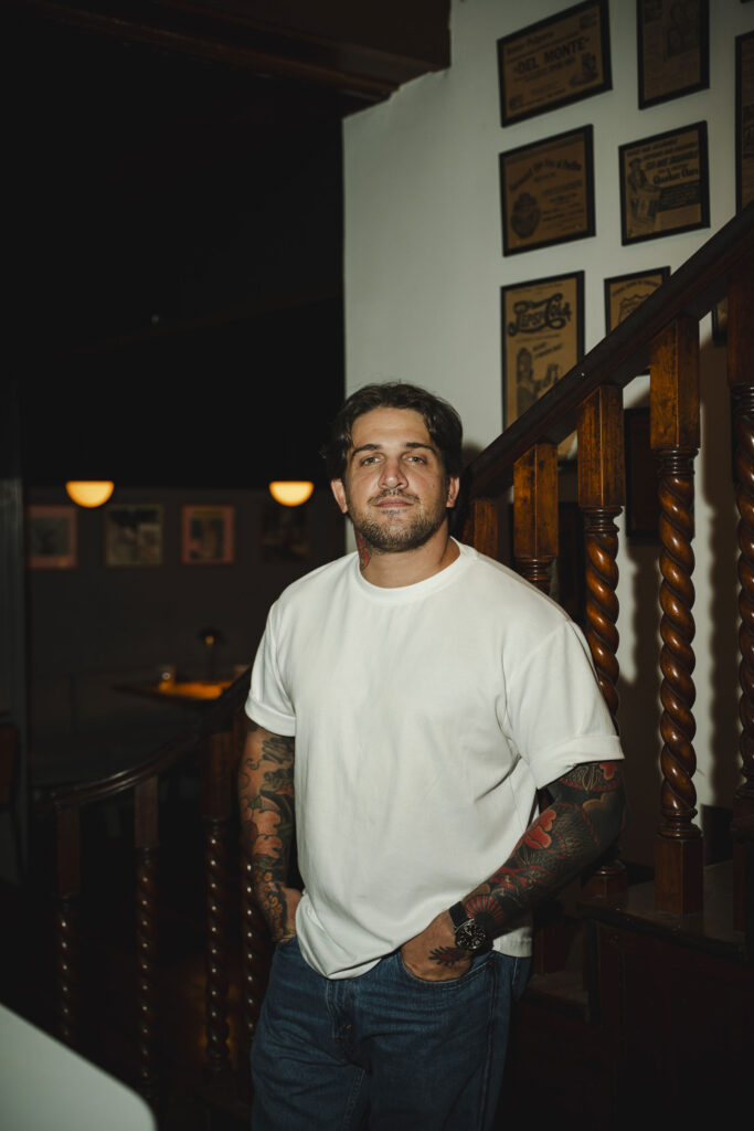 Manuel Crespo, co-founder del ristorante e cocktail bar Isolina
