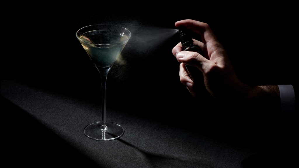 tinis-&-fries-the-spy-bar-signature-vesper-coqtail