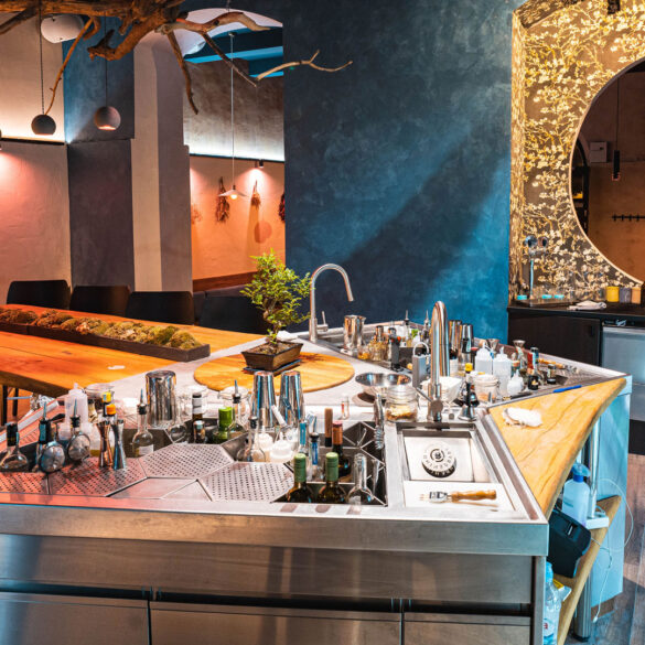 Elysian Bar, Mátè Szabò