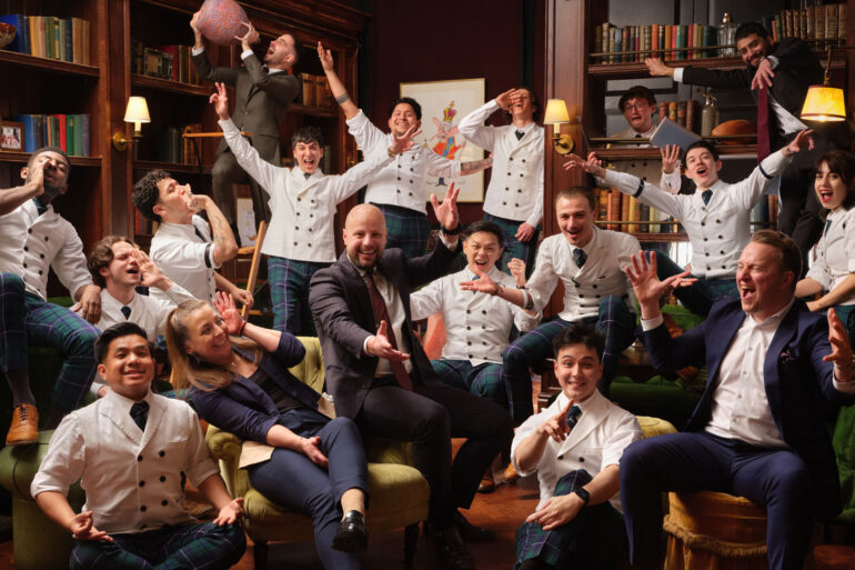 Il team dello Scarfes Bar, Rosewood London.